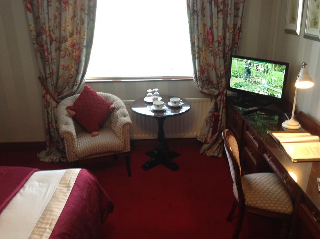 Caldhame Lodge Crumlin  Buitenkant foto
